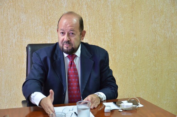 Os deputados estaduais aprovaram nesta quarta-feira (08) urgência em um requerimento para convocar o secretário da Saúde do Tocantins, Marcos Muzafir, para prestar esclarecimentos sobre a Operação Marcapasso e a matéria deverá ser votada ainda nesta quinta-feira (09); a operação investiga esquema entre médicos e fornecedores de órteses, próteses e materiais especiais (OPMEs) para fornecer produtos médicos ao Estado acima do valor de mercado