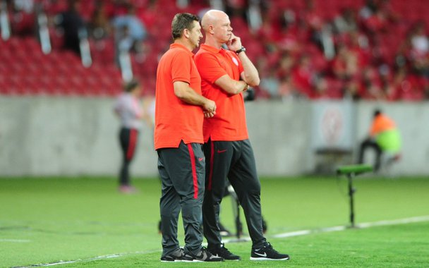 A derrota do Internacional para o Paysandu foi fatal para o técnico Antônio Carlos Zago, que acabou demitido ainda no vestiário; com 30 jogos pelo Inter no currículo, Zago obteve 14 vitórias, 10 empates e seis derrotas, com 47 gols feitos, 27 sofridos, e aproveitamento de 57,77%; para o seu lugar o clube procura um treinador com maior experiência
