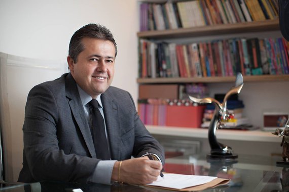 O texto original da PEC por meio da qual Michel Temer pretende reformar a Previdência é classificado como "criminoso" pelo deputado baiano Alex da Piatã (PSD); para Alex, não levar em conta as diferenças regionais e querer traçar uma reforma universal e uniforme é de alto risco para a população do Nordeste do País; "Fazer uma reforma sem levar em consideração as diferenças regionais, as expectativas de vida de cada região, que são bem menores que em outras, e sem levar em consideração as diferentes condições de trabalho de cada profissional coloca em risco a qualidade de vida de muitos brasileiros", disse Piatã