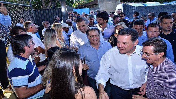 Ao receber o governador Marconi Perillo e o vice José Eliton nesta quarta-feira (11), o prefeito de Morrinhos, Rogério Troncoso (PTB), fez questão de enaltecer o trabalho realizado em Goiás desde o início da década passada, quando Goiás passou a ser administrado objetivando-se a construção de um tempo novo; segundo o prefeito, “em todo esse tempo, Goiás nunca cresceu tanto”; Rogério considera que a prestação de contas que o governo de Goiás “retrata a realidade de prosperidade do que existe hoje no Estado”. Ele testemunhou que o desenvolvimento promovido pelo governo do Estado “pode ser notado em todas as regiões”