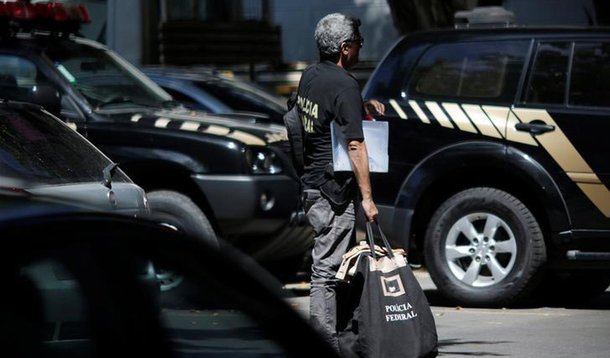 O maior esquema de lavagem de dinheiro já investigado no Rio de Janeiro foi desmantelado pela força-tarefa da Lava Jato da Procuradoria da República no Rio de Janeiro (PR/RJ); com a apresentação de 25 denúncias à Justiça Federal, contra 134 pessoas, o MPF inaugurou uma nova fase no combate à corrupção no estado, com a revelação do modus operandi da organização criminosa comandada pelo ex-governador Sérgio Cabral, com atuações dentro e fora do Brasil, incluindo a compra de votos para a escolha do Rio como sede das Olimpíadas de 2016; só o ex-governador Sérgio Cabral foi acusado 15 vezes e condenado em duas ações penais na Justiça Federal do Rio