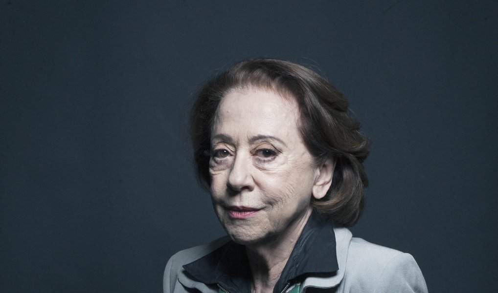 A atriz acionou a rede social após receber diversos ataques de bolsominions e adeptos do MBL, inclusive ameaças, ao fazer postagens em que defendia a liberdade de expressão cultural; apesar de ter tomado as providências sugeridas pelo site, o Facebook não tomou providências e apenas sugeriu que Fernanda Montenegro bloqueie esses usuários