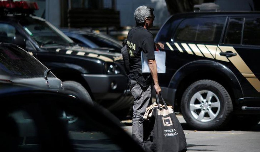 O maior esquema de lavagem de dinheiro já investigado no Rio de Janeiro foi desmantelado pela força-tarefa da Lava Jato da Procuradoria da República no Rio de Janeiro (PR/RJ); com a apresentação de 25 denúncias à Justiça Federal, contra 134 pessoas, o MPF inaugurou uma nova fase no combate à corrupção no estado, com a revelação do modus operandi da organização criminosa comandada pelo ex-governador Sérgio Cabral, com atuações dentro e fora do Brasil, incluindo a compra de votos para a escolha do Rio como sede das Olimpíadas de 2016; só o ex-governador Sérgio Cabral foi acusado 15 vezes e condenado em duas ações penais na Justiça Federal do Rio