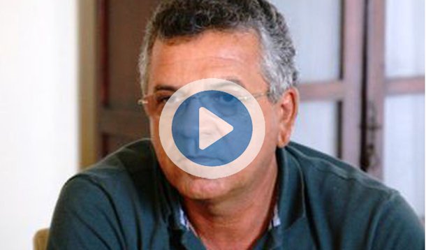 O Ministério Público Estadual (MPE/AL) prendeu em flagrante o prefeito de Campo Grande, Arnaldo Higino Lessa; ele vinha sendo investigado pelo gabinete da chefia do Ministério Público há algum tempo, depois que o MPE começou a apurar denúncia de que ele estaria recebendo propina de contratos da Prefeitura; o procurador-geral de Justiça, Alfredo Gaspar de Mendonça, disse que o prefeito teria faturado 500 mil