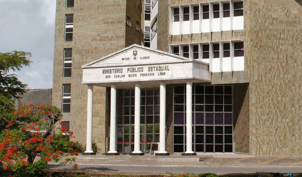 O Ministério Público de Alagoas ingressou com uma ação incidental de exibição de documentos para ter acesso ao relatório que trata da autoria realizada na Assembleia Legislativa de Alagoas (ALE); petição requer ao Judiciário que determine a Fundação Getúlio Vagas (FGV) que forneça ao órgão ministerial o relatório que trata da autoria realizada no Legislativo