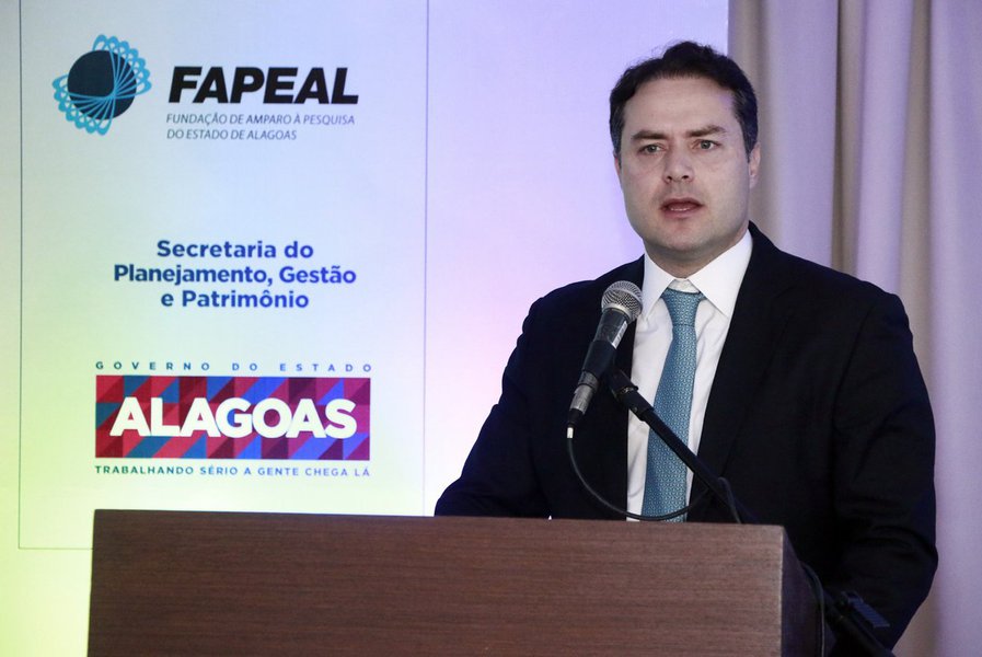 Pesquisa realizada pelo Escritório Técnico de Estudos Econômicos do Nordeste (ETENE), do Banco do Nordeste do Brasil (BNB), revela que Alagoas foi o Estado nordestino que mais reduziu a dependência de recursos federais; para o governador Renan Filho, reduzir a dependência de recursos federais em meio a uma das maiores crises econômicas da história republicana do país é algo muito significativo; Ceará, Maranhão, Paraíba, Piauí, Rio Grande do Norte e Sergipe também apresentaram redução