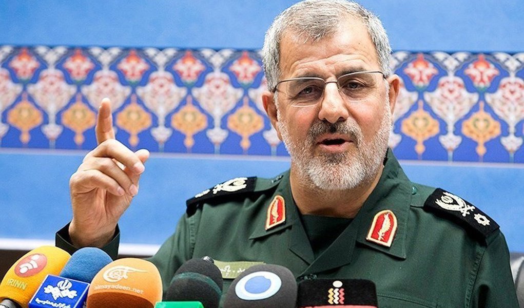 Estados Unidos devem esperar um "forte tapa na cara" caso subestimem as capacidades defensivas do Irã, disse nesta quarta-feira um comandante da elite da Guarda Revolucionária iraniana, à medida que Teerã concluiu exercícios militares; desde que assumiu a Presidência dos EUA no mês passado, Donald Trump prometeu uma postura mais dura contra o Irã, alertando o país após seu teste de míssil balístico em 29 de janeiro e afirmando que todas as opções norte-americanas estavam na mesa