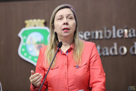 Para a deputada Rachel Marques (PT), a comoção causada pela passagem do ex-presidente Lula pelo Ceará mostra "a força que o nome dele tem no cenário político e na memória do povo". De acordo com a parlamentar, o petista foi recebido por 40 mil pessoas apenas em Quixadá, uma das paradas da comitiva. "Essa recepção só nos lembra o que foi Lula para o povo. O que foi seu Governo, e suas conquistas. O impacto de sua gestão foi enorme e o povo ainda guarda na memória", considerou