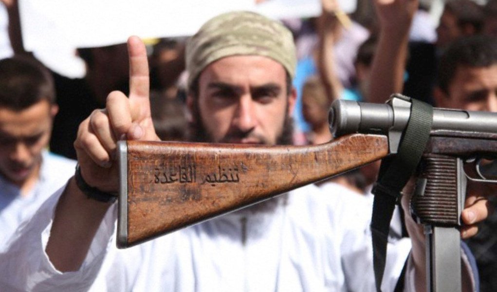 Nova facção jihadista, o Grupo dos Seguidores do Furqan no País do Levante, anunciou sua criação na Síria e afirmou que seu objetivo é o estabelecimento de um "califado"; grupo afirmou que se opõe aos "ataques contínuos" dos Estados Unidos e da Rússia, a quem enfrentará "com a espada", bem como o exército turco e os grupos rebeldes aliados; ainda não se sabe se este novo grupo está vinculado ao Organismo de Liberdade do Levante - a ex-filial síria da Al Qaeda - ou ao grupo terrorista Estado Islâmico (EI)