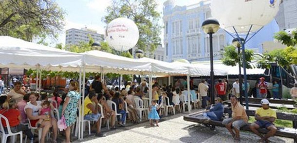 O Tribunal Regional Eleitoral do Ceará (TRE-CE) realiza, na próxima semana, no período de 25 a 29 de setembro, das 8h às 17 horas, na Praça do Ferreira, a 7ª Semana da Justiça Eleitoral. O evento tem como objetivo contribuir para a aproximação e integração do TRE-CE com a sociedade, a partir do atendimento e prestação de serviços aos eleitores