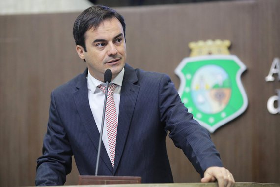Conforme já havia anunciado, o deputado estadual Capitão Wagner (PR), protocolou hoje (23), na Assembleia Legislativa, pedido de impeachment do governador Camilo Santana, alegando "cometimento de crime de responsabilidade do governador". O pedido foi motivado pelas denúncias feitas pelo empresário Wesley Batista contra o ex-governador Cid Gomes, de que teria pedido doações para a campanha eleitoral de 2014, entre elas, a campanha de Camilo Santana
 