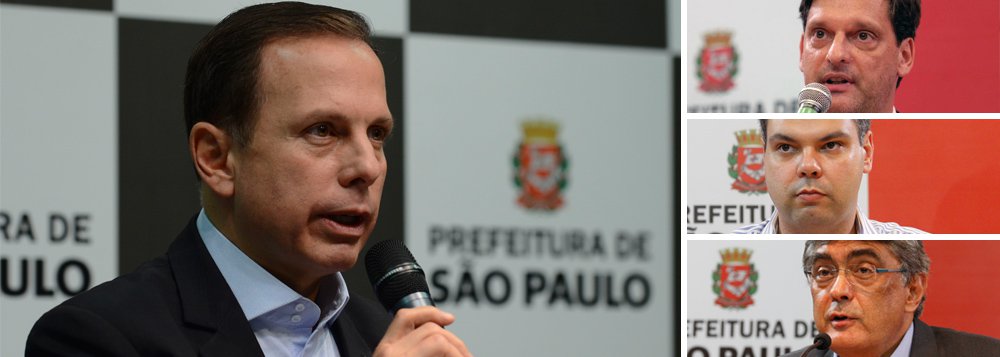 André Sturm, secretário de Cultura, Bruno Covas, Secretário Municipal das Prefeituras Regionais, e Julio Semeghini, secretário de governo, foram convocados a comparecer na Comissão de Constituição, Justiça e Legislação Participativa da Câmara Municipal de São Paulo para explicar a denúncia de que o prefeito João Doria direcionou licitação para que a Ambev ganhasse o patrocínio do Carnaval 2017; também foi chamada a chefe de gabinete da Secretaria de Cultura, Giovanna de Moura Rocha Lima