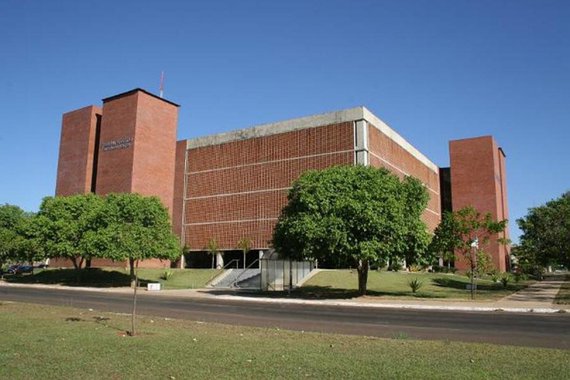 O Tribunal de Contas do Tocantins decidiu, mais uma vez, suspender a atuação das empresas que exploram a concessão do serviço de estacionamento rotativo em Palmas; justificativa é que a prefeitura da capital e a empresa Blue não teriam solucionado, de forma satisfatória, as irregularidades observadas no relatório anterior feito pelo TCE