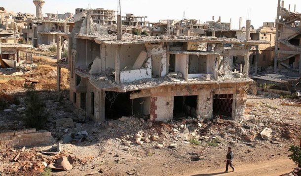 Reconstrução da Síria custará pelo menos US$ 250 bilhões, disse Staffan de Mistura, enviado especial do secretário-geral das Nações Unidas para o país; ele informou aos Estados-membros do Conselho de Segurança da ONU que a guerra dos últimos seis anos obrigou metade da população síria a fugir das suas casas