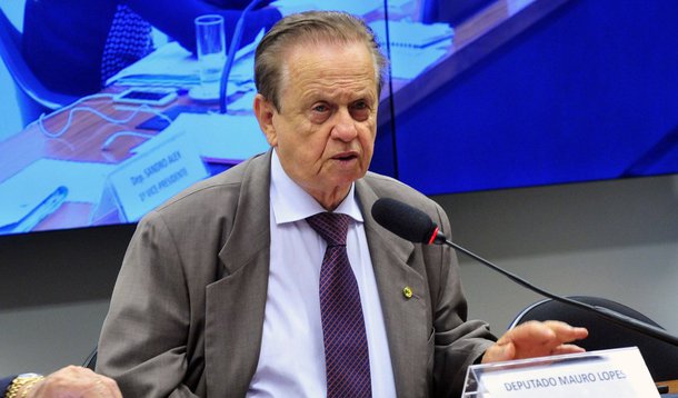 O PMDB de Minas Gerais tenta emplacar o deputado Mauro Lopes (PMDB-MG) como ministro da Secretaria de Governo; seu nome foi levado a Michel Temer na semana passada pelo primeiro vice-presidente da Câmara e coordenador da bancada mineira, Fábio Ramalho (PMDB-MG);