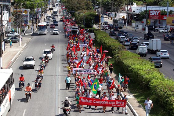 Cerca de 3 mil sem-terra estão acampados em Maceió para iniciar a Jornada Nacional de Lutas pela Reforma Agrária em Alagoas, que tem como plano de fundo a violência no campo e a luta contra reformas propostas pelo governo Michel Temer; dados do relatório Conflitos no Campo da Comissão Pastoral da Terra (CPT) aponta 2016 como um dos anos mais violentos no campo