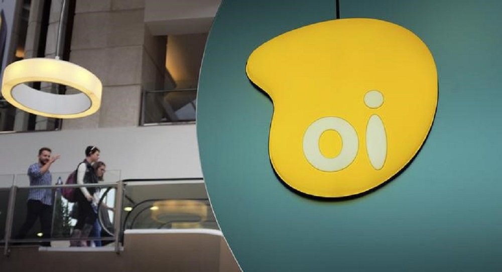 Logo da operadora de telefonia Oi em shopping em São Paulo, Brasil 14/11/2014 REUTERS/Nacho Doce