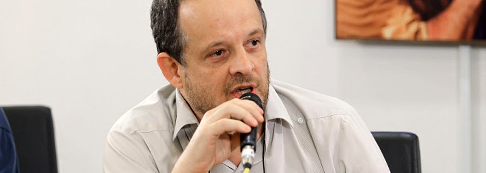 bsolvido na ação penal da Lava Jato sobre suposto empréstimo fraudulento em favor do PT, o jornalista Breno Altman, proprietário do site Opera Mundi,  diz que o processo causou danos morais e materiais a ele; "Apesar de o juiz Sergio Moro ter me declarado inocente, eu paguei uma pena. O fato é que eu paguei por um crime que não cometi, e tenho certeza que essa pena não será compensada"