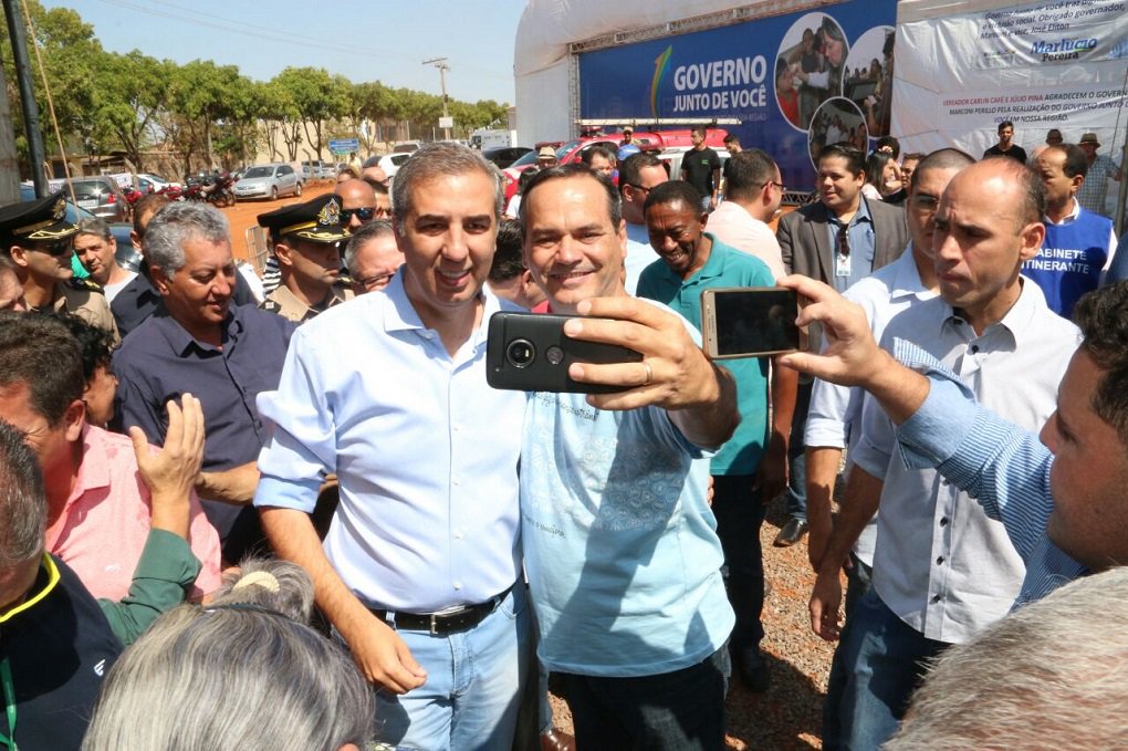 O vice-governador Zé Eliton condenou o discurso raivoso do senador Ronaldo Caiado (DEM); “A política de ódio e xingamentos é coisa de pessoas atrasadas”, disse ele; “Se for para usar o microfone para xingar alguém, prefiro ficar fora da vida pública”, afirmou, de maneira contundente; “É triste ver que existem pessoas que só sabem ir para a televisão falar mal dos outros”, disse Zé Eliton
