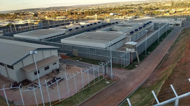 As obras de construção do presídio de Formosa, com capacidade para acolher até 300 presos, foram concluídas pela Agetop; o novo presídio de Anápolis está com 99% das obras concluídas e agora passa por uma pequena reforma de conclusão, em função de ter sido usado recentemente para abrigar presos rebelados do complexo prisional de Aparecida de Goiânia; os dois presídios ampliam a capacidade prisional de Goiás em 600 vagas