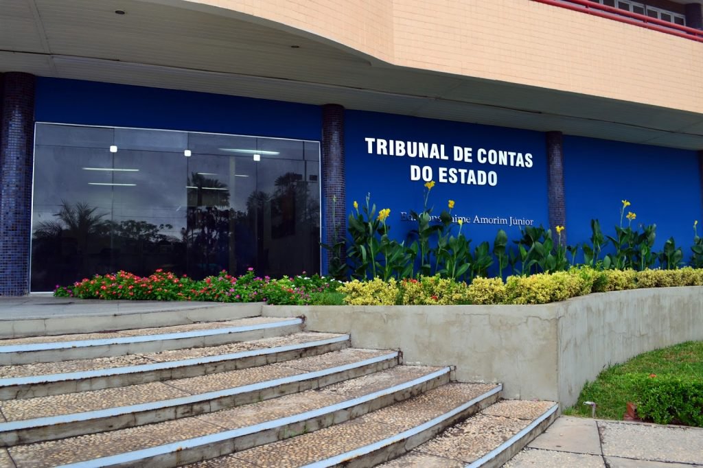 As contas de 32 prefeituras do Piauí foram bloqueadas pelo TCE-PI por não entregaram as prestações de contas de 2016; das 32 cidades, nove têm prefeitos reeleitos que não informaram aos sistemas Sagres Contábil, Sagres Folha e Documentação Web o balanço geral e outras informações referentes ao exercício de 2016