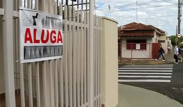 Índice Geral de Preços - Mercado (IGP-M), usado no reajuste dos contratos de aluguel, registrou inflação de 0,3% na segunda prévia de outubro deste ano; taxa é inferior à observado na segunda prévia de setembro (0,41%); apesar da inflação, o IGP-M acumula deflação de 1,81% no ano e de 1,3% em 12 meses