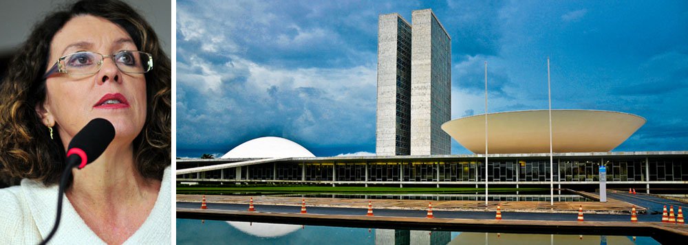 "Ninguém espera surpresas na votação desta quarta em que a Câmara deverá enterrar a segunda denúncia contra Michel Temer. Mas o tamanho da vitória do Planalto será decisivo para o rearranjo das forças do campo da centro-direita para 2018", avalia a jornalista; "Vai ficar claro, por exemplo, se os partidos hoje aliados do governo terão condições de marchar juntos ou se vão se dividir em candidaturas presidenciais concorrentes", afirma