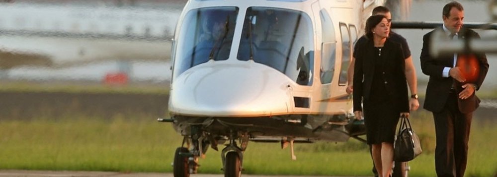 A lista de voos de helicópteros do governo do Rio mostra que aeronaves pousaram e decolaram em Mangaratiba mesmo quando o ex-governador Sérgio Cabral (PMDB) estava em viagem no exterior; ao menos 81 voos para a casa de praia de Cabral foram feitos em datas nas quais ele estava fora do país em missão oficial ou a lazer; em junho de 2009, por exemplo, quando Cabral estava na China ao lado do empresário Eike Batista buscando atrair investidores para o porto do Açu, oito voos foram para Mangaratiba com helicópteros oficiais