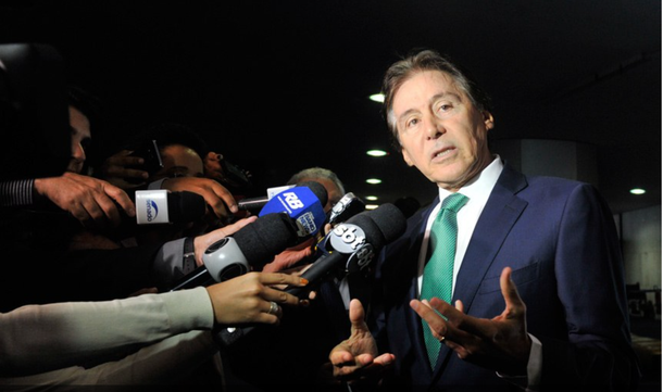 O presidente do Senado, Eunício Oliveira (PMDB-CE), afirmou nesta quarta-feira (29) que a votação do projeto que legaliza os jogos de azar só faz sentido se estiver vinculado à arrecadação de recursos usados em benefício da sociedade. “Se esse segmento legalizado gera emprego, renda para a sociedade, e gera impostos para esses dois sistemas que preocupam a sociedade brasileira que é o sistema da segurança pública e o da saúde pública, tudo bem, eu não terei nenhuma dificuldade de pautar”, argumentou