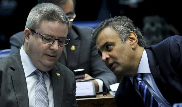 "Faz uma defesa da minha trajetória", pediu o senador Aécio Neves via WhatsApp ao aliado tucano Antonio Anastasia; a recomendação foi feita na última terça-feira, quando o Senado livrou Aécio do afastamento do mandato e do recolhimento noturno, retirando medidas que haviam sido impostas pelo STF