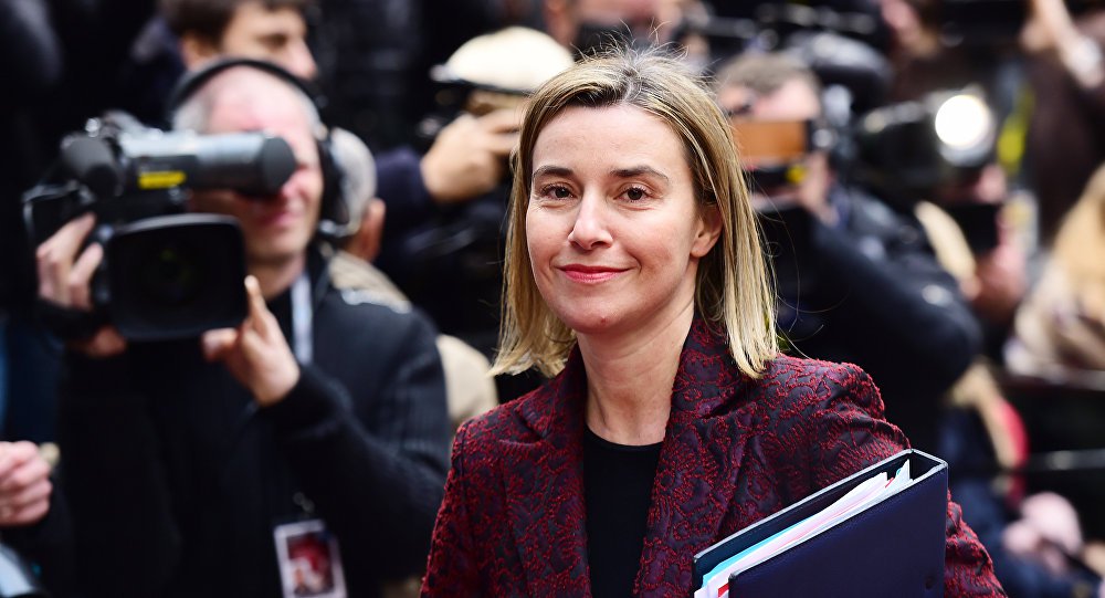 "Vimos que o trabalho em Astana liderado pela Rússia, Turquia e em menor grau pelo Irã levou a pelo menos algumas disposições do cessar-fogo e alguns mecanismos sobre o cessar-fogo, o que nós saudamos. E não só nós, mas também o Conselho de Segurança da ONU", disse Federica Mogherini, Alta Representante da UE para Política Externa e Segurança