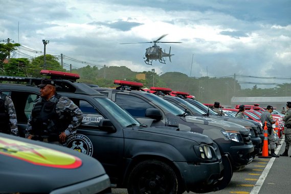 A unidade das Rondas Ostensivas Táticas Metropolitanas (Rotam) já contribui para diminuir os índices de criminalidade na região do Entorno do Distrito Federal; com sede no Jardim Ingá, em Luziânia, somente neste mês de setembro, essas forças policiais retiraram 10 armas das ruas, apreenderam 21 quilos de entorpecentes, recapturaram 11 foragidos da Justiça e recuperaram 16 veículos roubados