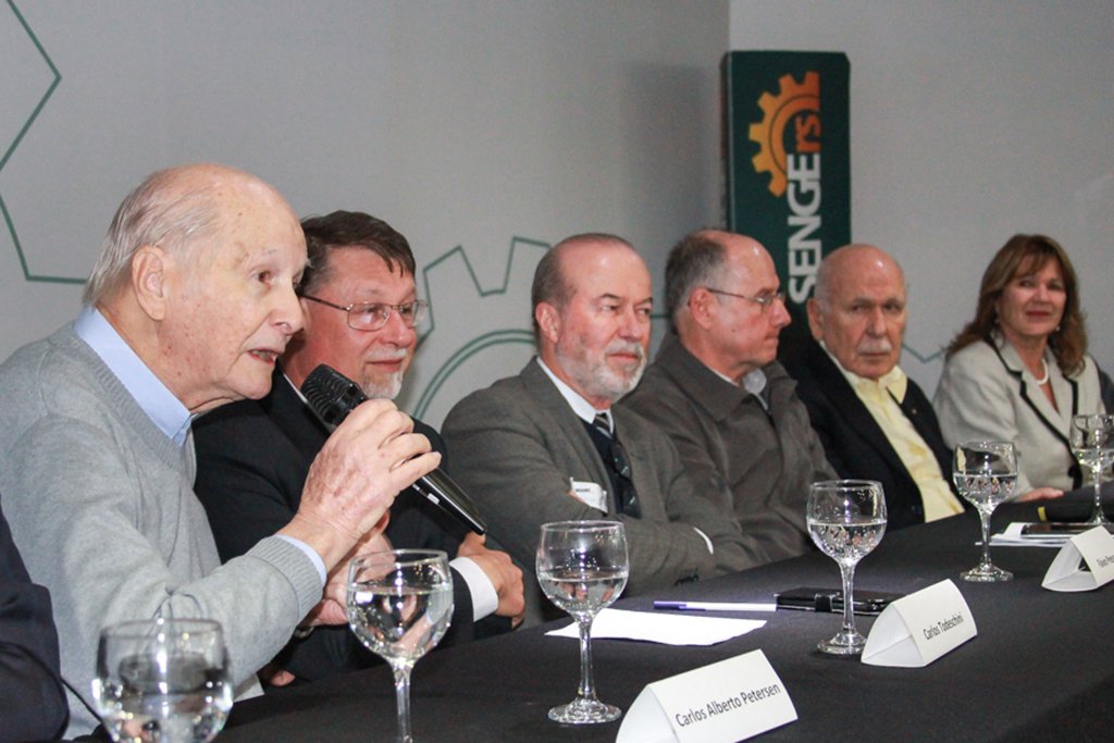 08/08/2017 - PORTO ALEGRE, RS - Ex-diretores do Dmae realizam coletiva de imprensa para pedir que Marchezan desista de privatizar os serviços do departamento. Foto: Guilherme Santos/Sul21