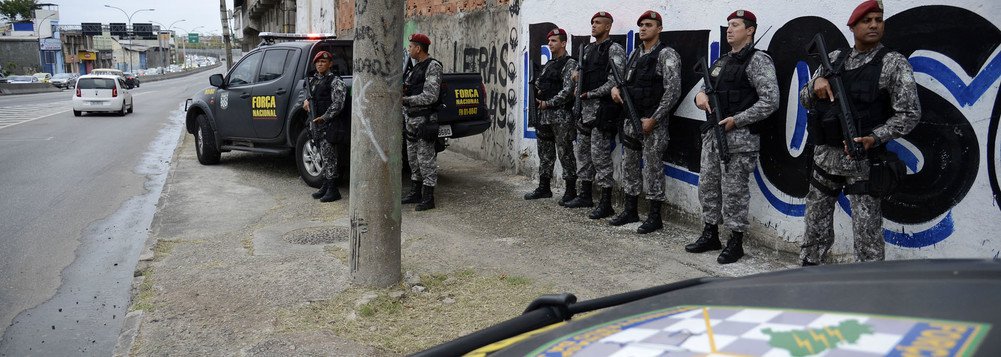A Força Nacional começa a atuar no Rio de Janeiro, com 300 agentes que foram enviados na semana passada para coibir o roubo de veículos e cargas nas rodovias federais do estado: Avenida Brasil, Presidente Dutra e Washington Luís; as forças de segurança ficarão 90 dias no estado; o período pode ser prorrogado
