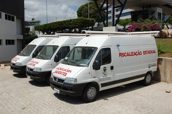 A guerra fiscal que beneficia poucos estados  e prejudica a maioria ganhou alguns adversários de peso,que são os estados do Nordeste; uma articulação debatida na última semana no Recife, na reunião preparatória do Conselho Nacional de Política Fazendária (Confaz), que ocorrera em Belo Horizonte (MG), pode ser incluída nos debates em torno da proposta que tramita no Senado Federal para convalidação dos benefícios tributários; segundo o secretário Estadual da Fazenda de Alagoas, George Santoro, o momento é propício para se discutir uma reforma, no embalo das discussões que ocorrerão junto com os senadores