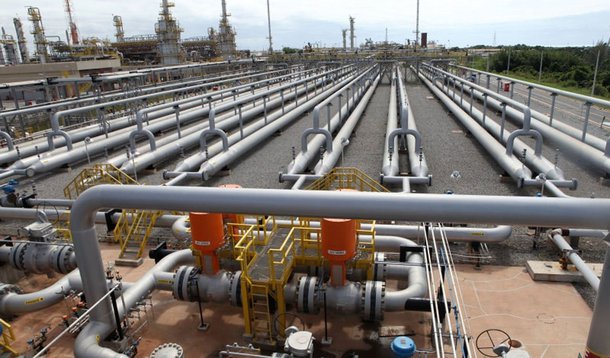 Petrobras anunciou início da fase não vinculante do processo de alienação de 90% de sua participação acionária na Transportadora Associada de Gás (TAG), como parte do plano de desinvestimentos de alguns de seus ativos; Transportadora Associada de Gás (TAG) foi criada pela Petrobras com o objetivo de atuar no segmento de transporte e armazenagem de gás natural por meio de gasodutos, terminais ou embarcações; venda dos ativos faz parte do programa de desinvestimento da companhia, com o objetivo de levantar cerca de US$ 20 bilhões até o final do próximo ano