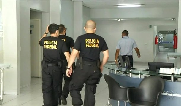 A Justiça Federal concedeu liberdade aos médicos Arnaldo Alves Nunes e Osvair Murilo da Cunha, presos pela PF durante a segunda fase da Operação Marcapasso; os dois atuam no Hospital Dom Orione, em Araguaína e foram ouvidos em audiências de custódia; o cardiologista Juan Fernando Tertones Cácere não foi preso, porque está no exterior, e teve o mandado de prisão revogado; a justiça determinou aos três o pagamento de fiança no valor de 100 salários mínimos