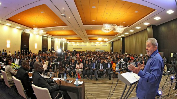 Os países africanos, ricos em recursos minerais e energéticos, mostram altas taxas de crescimento das suas economias, bem como um aumento no consumo de bens e serviços. Entenda, na reportagem da agência russa Sputnik, por que o continente pode ser a chave para o futuro do comércio da América Latina