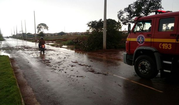 Nos quatro primeiros dias de dezembro, choveu em Belo Horizonte pelo menos 60% de todo o volume esperado este mês, que é de 319,4 mm; a chuva afeta principalmente a regional Oeste; entre sexta (1) e segunda, choveu 83% do esperado para todo o mês, com 277,2mm; em seguida aparecem as regionais Noroeste (248,8 mm), Barreiro (235,3 mm), Centro-Sul (215 mm) e Pampulha (201 mm)