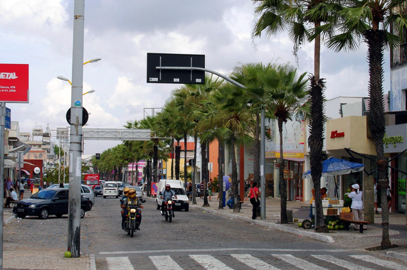 A nova lei, sancionada pelo prefeito Roberto Cláudio (PDT), atende à demanda dos lojistas de estender o horário de atendimento até às 21 horas. De acordo com o secretário de Turismo, Alexandre Pereira, a avenida, que vem sendo revitalizada, ganhará uma Casa do Turista no próximo mês