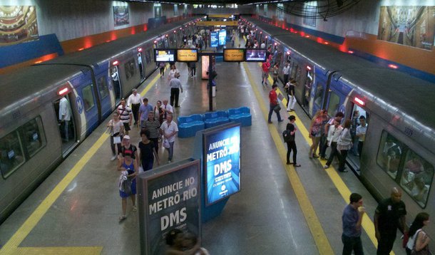 O MetrôRio, concessionária que administra a malha metroviária do Rio, anunciou nesta segunda-feira (13) que terá um esquema especial de funcionamento durante os cinco dias de Carnaval; os trens circularão sem interrupção a partir das 5h de sexta-feira (24) até as 23h de terça-feira (28), com extensão de embarque nas estações Praça Onze e Central até as 3h de quarta-feira (1º), em virtude do desfile das escolas mirins