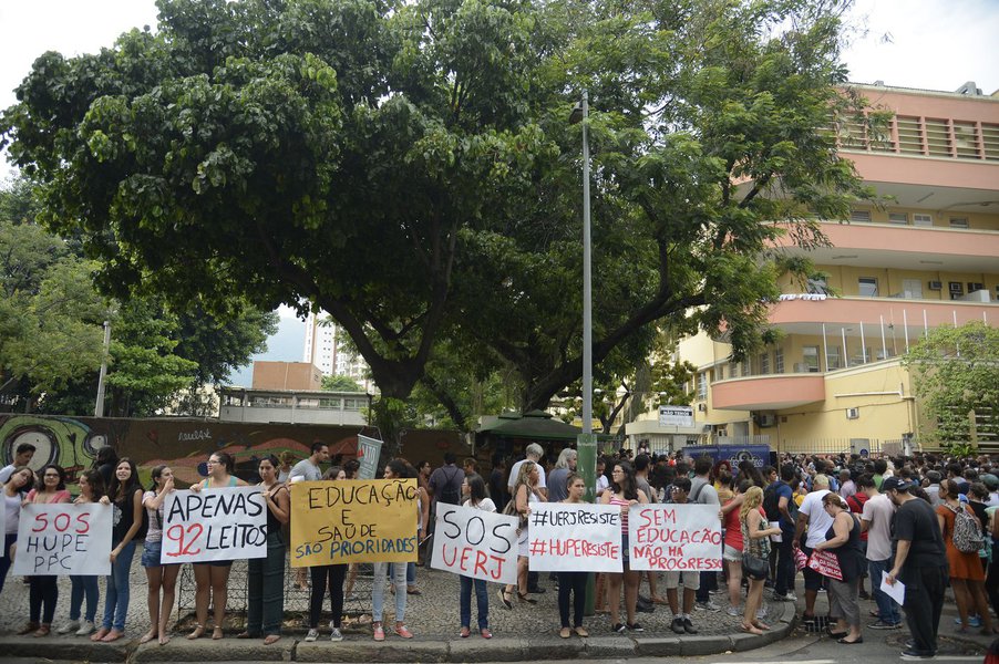 De acordo com a direção do hospital, os 200 leitos para internação da unidade serão reduzidos a 100; apesar das dificuldades financeiras da UERJ, ainda são realizados 100 mil procedimentos ambulatoriais e 500 cirurgias por mês - esses números devem ser reduzidos em 40%
