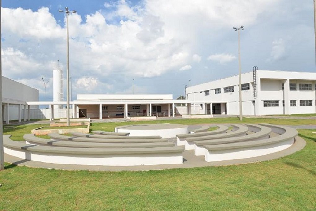 O Instituto Tecnológico de Goiás (Itego) Dr. Luiz Rassi, localizado em Aparecida de Goiânia, abriu matrículas para os cursos de violão, canto coral e balé; inaugurado em março, a unidade vai receber inscrições para os três cursos até dia 20 de abril e as aulas são gratuitas; cursos serão ministrados pelos professores do Itego em Artes Basileu França, de Goiânia, e iniciados no dia 03 de maio; as vagas de balé são para crianças a partir de 7 anos e de música a partir de 8 anos de idade