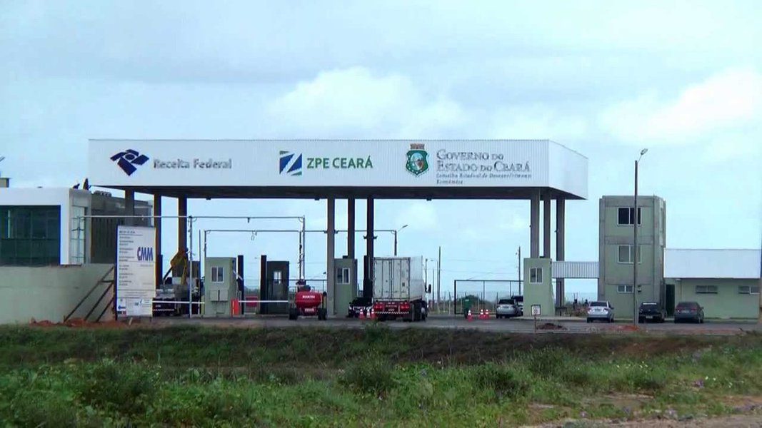 Nos próximos dias 30 e 31 de março, será realizada em Fortaleza (CE), na sede da Federação das Indústria do Estado do Ceará (FIEC), a V Reunião das Administradoras de Zonas de Processamento de Exportação (ZPE).Entre os temas em debate está "A importância do regime aduaneiro das ZPE para o desenvolvimento regional e retomada do crescimento brasileiro". Também fazem parte da programação, palestras sobre a ZPE do Ceará