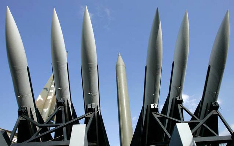 Brasil assinou Tratado para Proibição de Armas Nucleares, juntamente com outros 42 países; acordo impede que os Estados-parte desenvolvam, testem, produzam, adquiram, tenham ou estoquem armas nucleares ou qualquer outro dispositivo nuclear explosivo