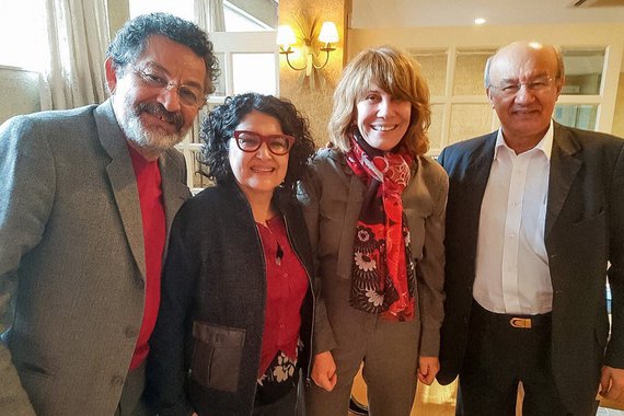 Atriz da Globo, que na semana passada foi a Curitiba dar apoio ao ex-presidente, escreve que "a direita está raivosa"; "Se só com uma possível candidatura eles estão assim, imagine com a vitória do Lula", escreve