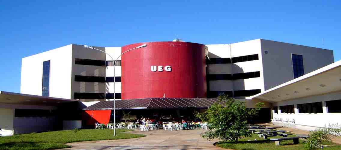 Estão abertas até o dia 10 de outubro as inscrições para o Processo Seletivo Vestibular 2018/1 da Universidade Estadual de Goiás (UEG); são oferecidas 4220 vagas para 137 cursos de graduação em todos os câmpus da Instituição; inscrições custam R$ 90,00 para o curso de Arquitetura e Urbanismo e R$ 80,00 para os demais cursos