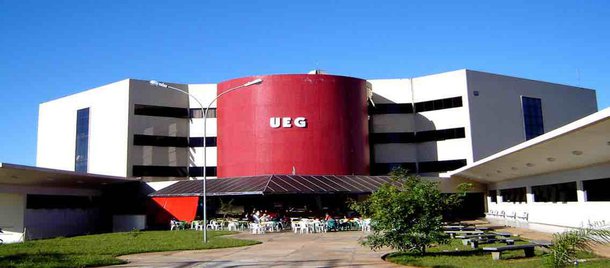 Estão abertas até o dia 10 de outubro as inscrições para o Processo Seletivo Vestibular 2018/1 da Universidade Estadual de Goiás (UEG); são oferecidas 4220 vagas para 137 cursos de graduação em todos os câmpus da Instituição; inscrições custam R$ 90,00 para o curso de Arquitetura e Urbanismo e R$ 80,00 para os demais cursos