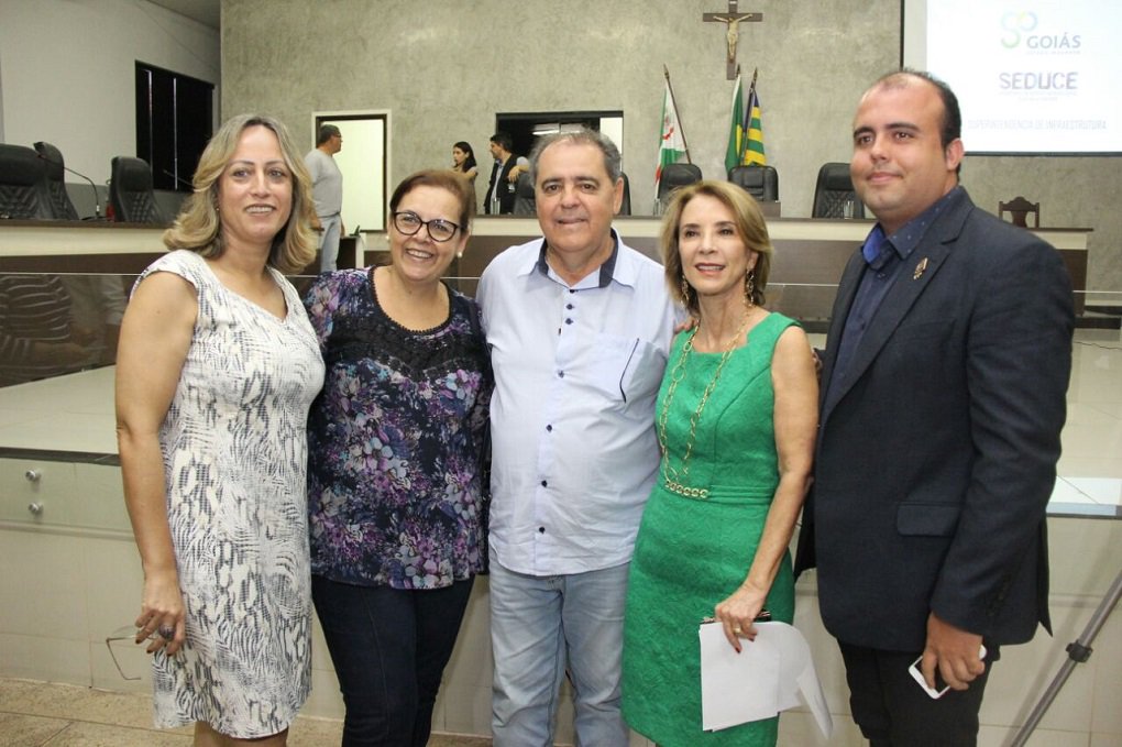 A cidade de Morrinhos será a primeira a receber um dos 10 novos centros culturais construídos pelo Governo de Goiás por meio da Seduce; a secretária Raquel Teixeira participou na quarta-feira de uma audiência pública na Câmara Municipal de Morrinhos para apresentar o projeto do Quintal Cultural, centro cultural que será construído pela Seduce em parceria com a prefeitura da cidade