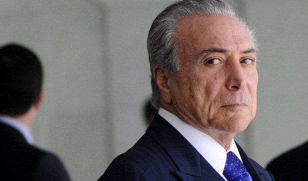 Michel Temer (PMDB) perdeu qualquer possibilidade de permanecer no cargo depois do escândalo da delação da JBS; a maioria dos cientistas políticos alegam que ele perdeu a governabilidade depois de oito pedidos impeachment e do abandono de partidos de sua base aliada; porém, se dependesse apenas da bancada federal do Maranhão, o peemedebista estava salvo de qualquer processo pela sua saída; dos 17 deputado federais do Maranhão, apenas quatro se manifestaram contra o peemedebista e homologaram o pedido de impeachment